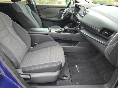 Used 2021 Nissan Rogue S image 28