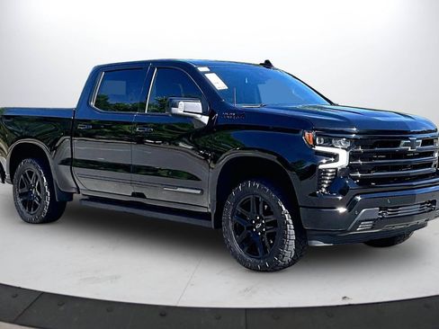 Used 2024 Chevrolet Silverado 1500 High Country w/ Midnight Edition AWD/4WD image 2