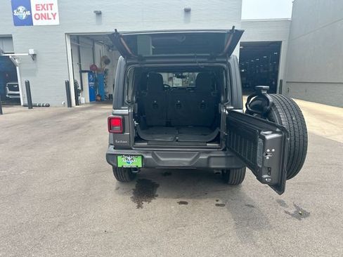 Used 2022 Jeep Wrangler Unlimited Sport AWD/4WD image 24