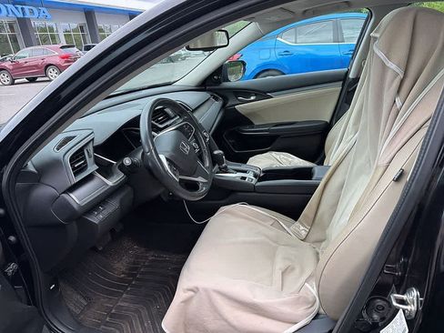 Used 2017 Honda Civic Touring image 9