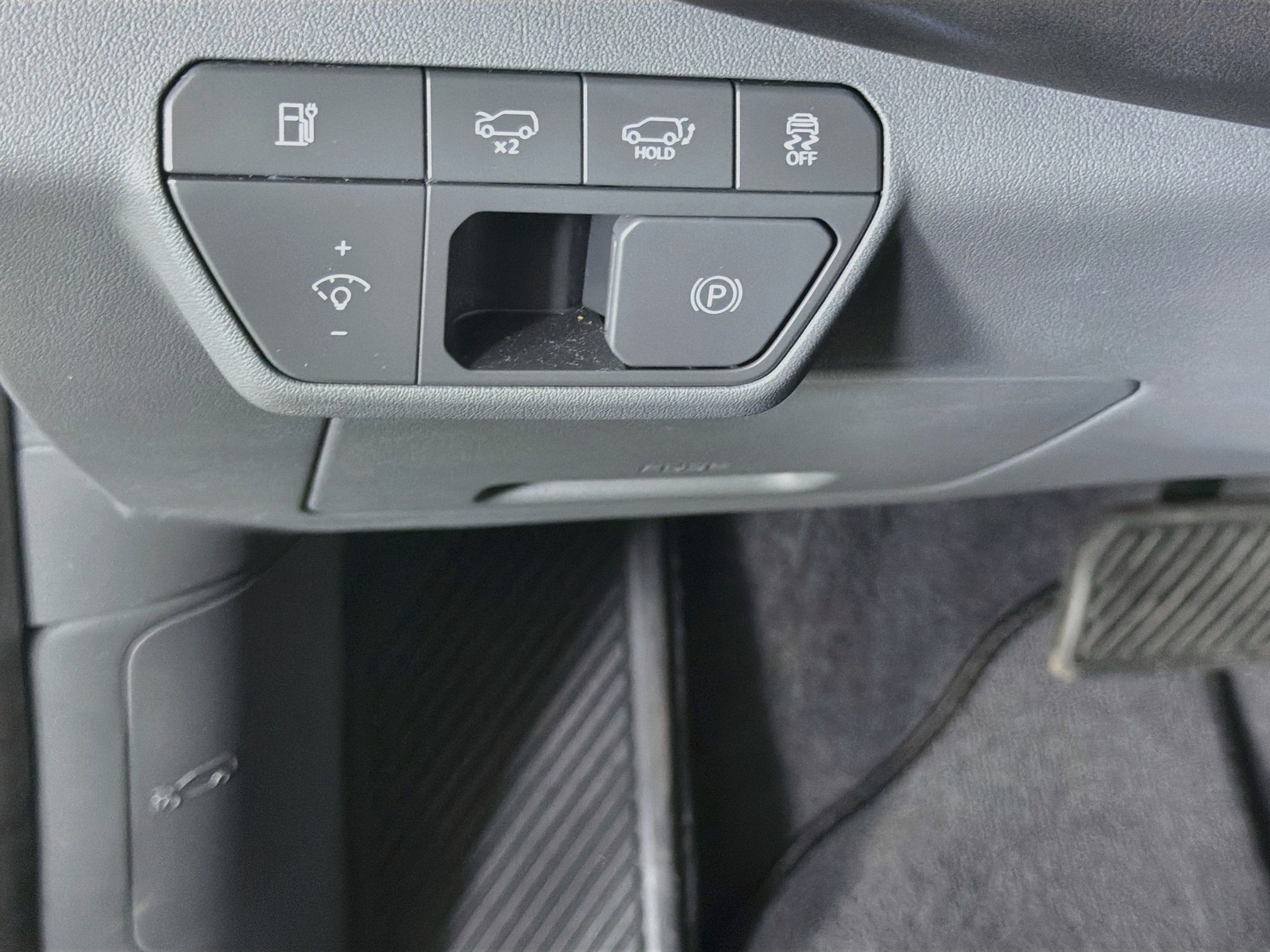 Used 2024 Kia EV9 Light Long Range RWD image 16