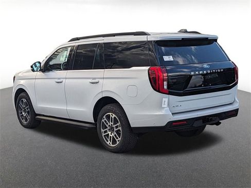 New 2025 Ford Expedition Active image 5