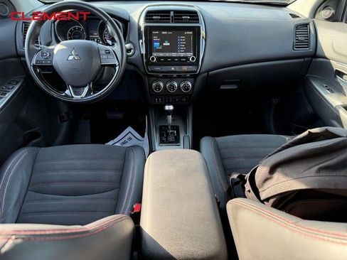 Used 2023 Mitsubishi Outlander Sport SE image 16