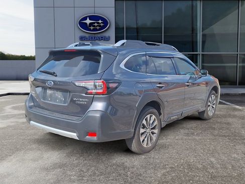Used 2024 Subaru Outback Touring AWD/4WD image 6