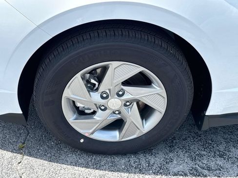 New 2026 Hyundai Sonata SE FWD image 17