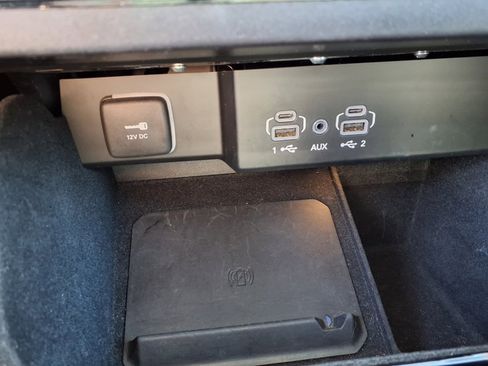 Used 2024 Jeep Wagoneer Series II w/ Flexible Seating Group image 15