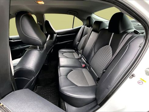 Used 2018 Toyota Camry SE image 20