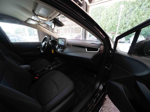 Used 2020 Toyota Corolla LE FWD image 25