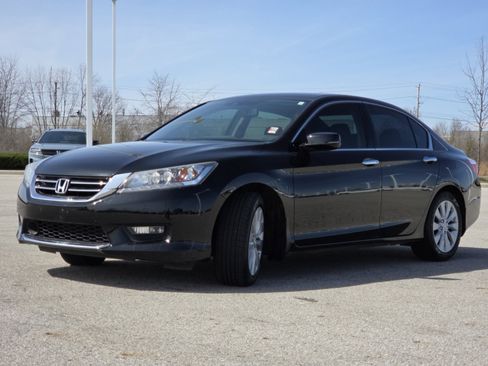 Used 2015 Honda Accord Touring image 14