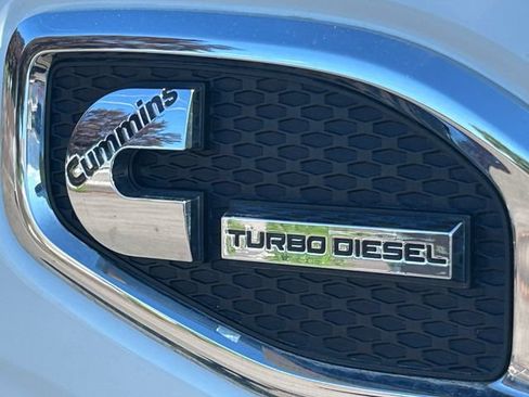 Used 2017 Nissan Titan SL AWD/4WD image 13