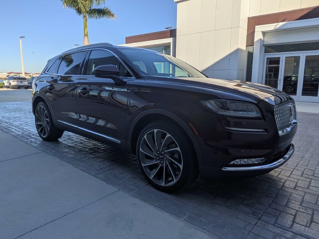 Used 2023 Lincoln Nautilus Reserve w/ Equipment Group 202A AWD/4WD image 7