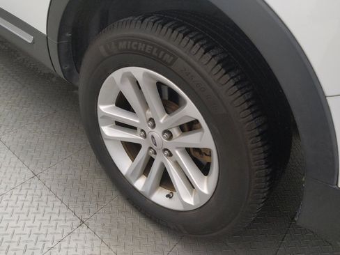 Used 2016 Ford Explorer XLT w/ Equipment Group 202A FWD image 31