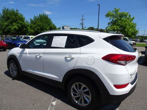 Used 2016 Hyundai Tucson SE w/ Option Group 02 FWD image 6