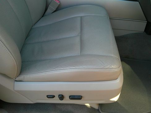 Used 2014 Ford Expedition Limited image 20