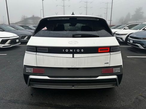 New 2025 Hyundai Ioniq 5 SE image 6