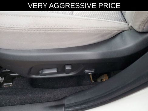 Used 2018 Subaru Forester 2.5i Premium w/ All-Weather Package image 13