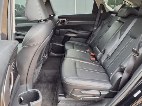 Certified 2025 Kia Sorento S FWD image 11