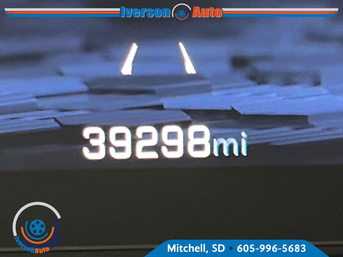 Used 2025 Chevrolet Suburban LT AWD/4WD image 18