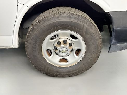Used 2021 Chevrolet Express 2500 w/ Driver Convenience Package RWD image 27