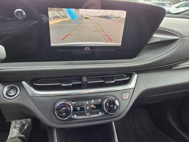 Used 2024 Buick Envista Sport Touring w/ Convenience I Package FWD image 7