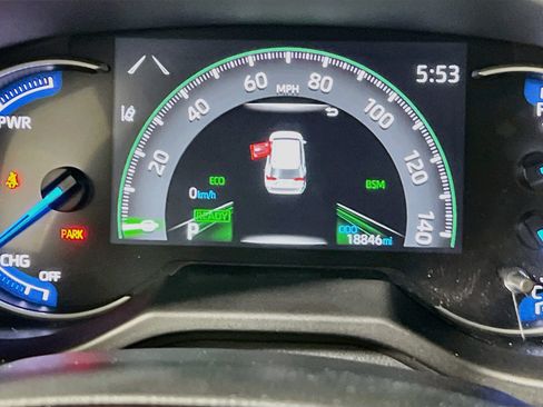 Used 2025 Toyota RAV4 XLE AWD/4WD image 22