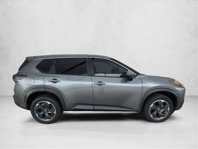 Used 2024 Nissan Rogue SV AWD/4WD image 4