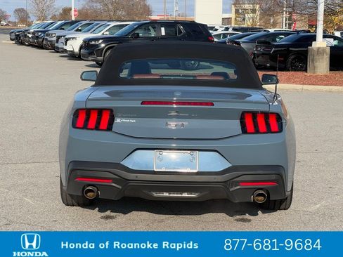 Used 2024 Ford Mustang GT Premium image 12