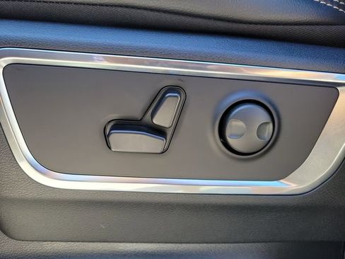 New 2026 RAM 1500 Laramie AWD/4WD image 13