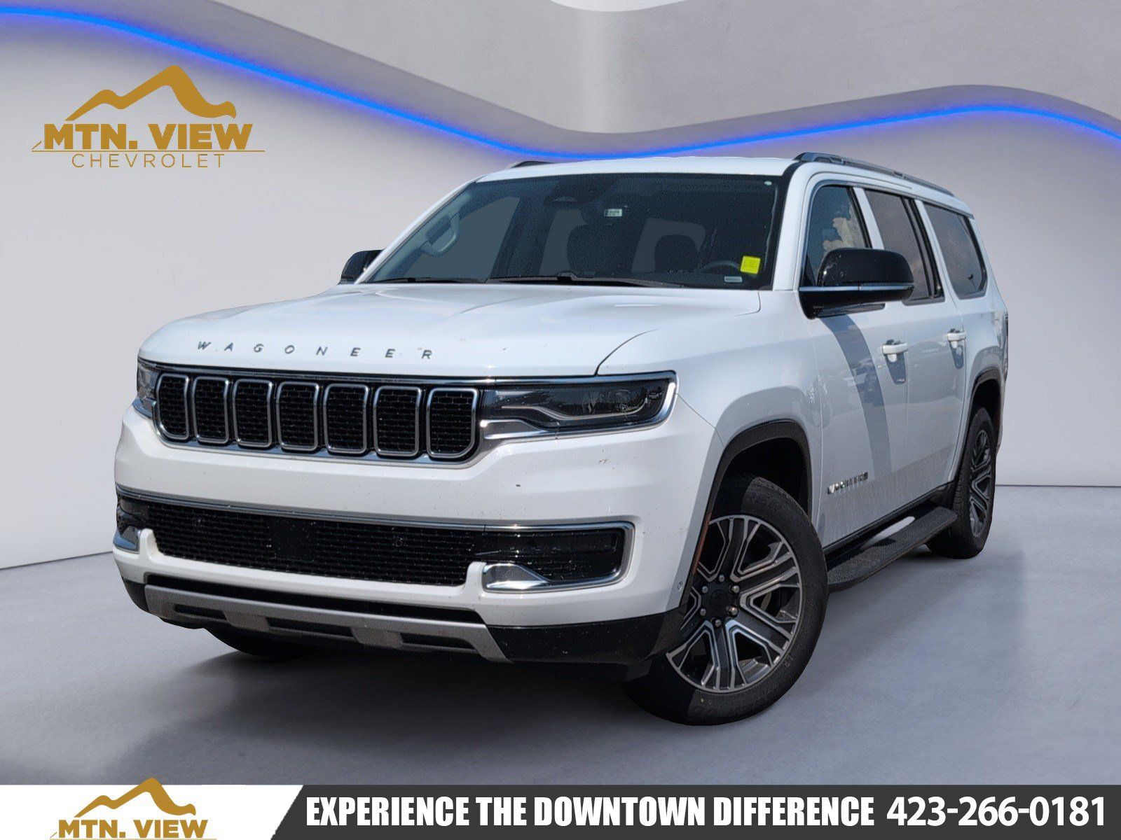 Used 2024 Jeep Wagoneer L Series II w/ Flexible Seating Group RWD image 1