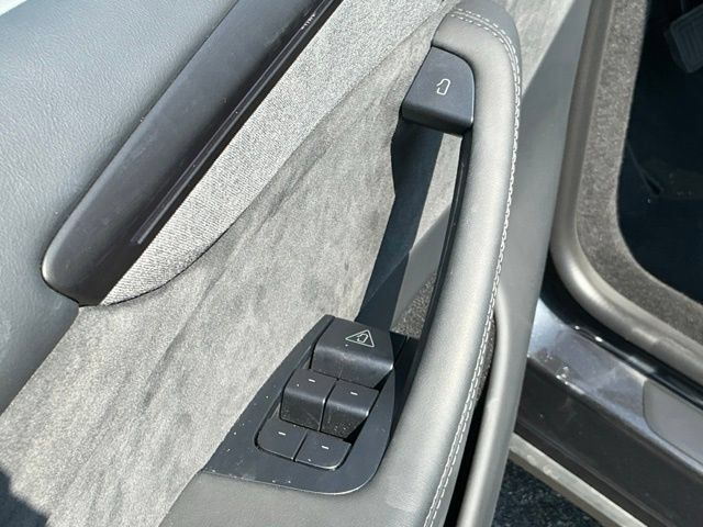 Used 2026 Tesla Model Y 2WD image 11