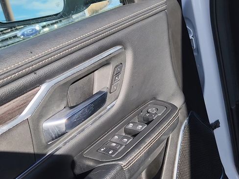 Used 2025 RAM 1500 Laramie AWD/4WD image 7