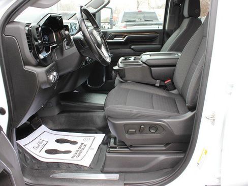 Used 2024 GMC Sierra 3500 SLE w/ SLE Convenience Package image 10