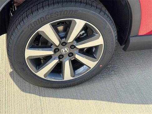 New 2025 Honda Pilot Touring image 5