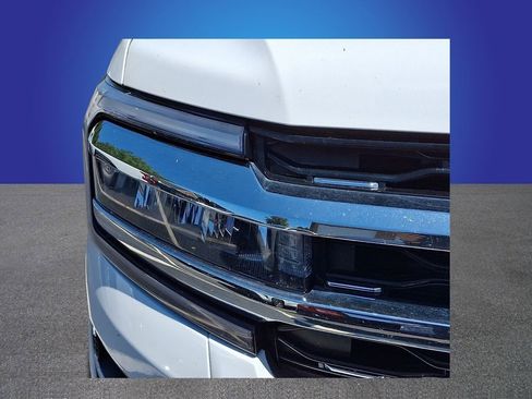 Used 2024 Ford Expedition Limited AWD/4WD image 3