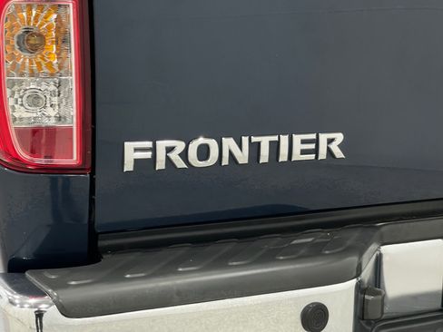 Used 2019 Nissan Frontier SL image 37