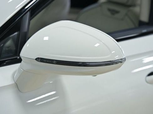 Used 2024 Bentley Flying Spur V8 AWD/4WD image 17