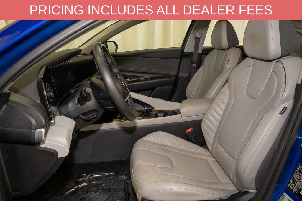 Used 2025 Hyundai Elantra Limited FWD image 11