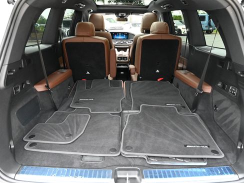Used 2025 Mercedes-Benz GLS 580 4MATIC image 44
