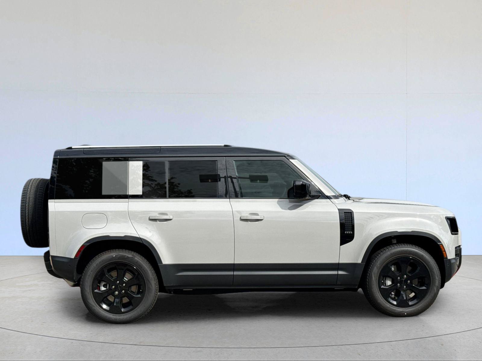 New 2026 Land Rover Defender 110 S AWD/4WD image 7