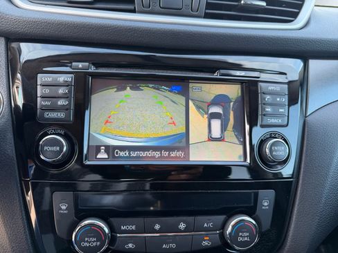 Used 2016 Nissan Rogue SV w/ SV Premium Package AWD/4WD image 15