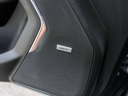 Used 2023 GMC Yukon SLT w/ SLT Luxury Package RWD image 21
