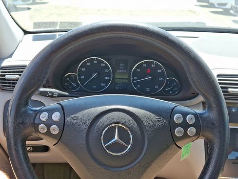Used 2007 Mercedes-Benz C 230 Sedan image 18