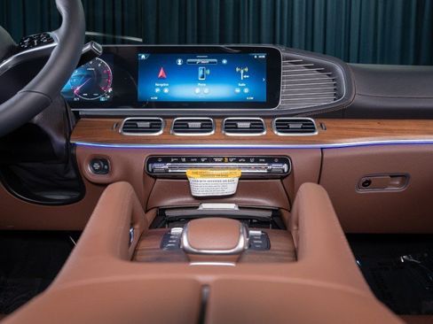 Certified 2026 Mercedes-Benz GLS 450 4MATIC image 22