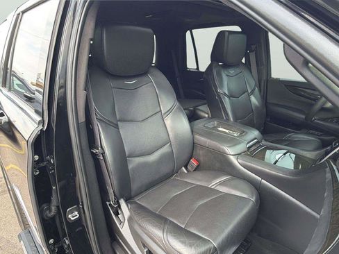 Used 2017 Cadillac Escalade Platinum AWD/4WD image 17