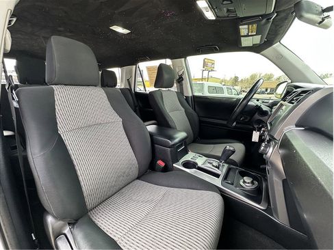 Used 2016 Toyota 4Runner SR5 image 4