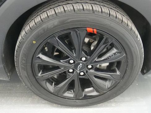 Used 2023 Chevrolet Bolt EUV LT w/ Convenience Package FWD image 12