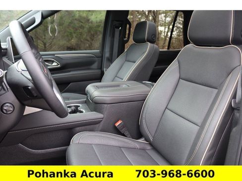 Used 2024 GMC Yukon SLT w/ SLT Premium Package image 21