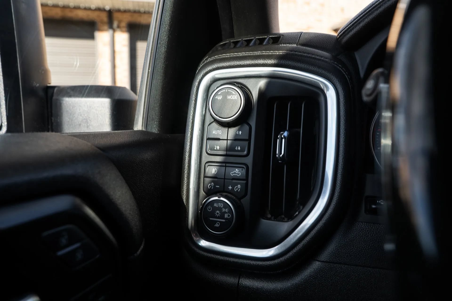 Used 2023 Chevrolet Silverado 3500 High Country AWD/4WD image 26