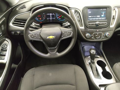 Used 2018 Chevrolet Malibu LS FWD image 22