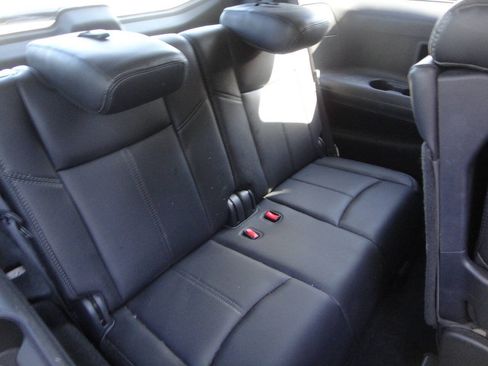 Used 2020 Nissan Pathfinder SL AWD/4WD image 16